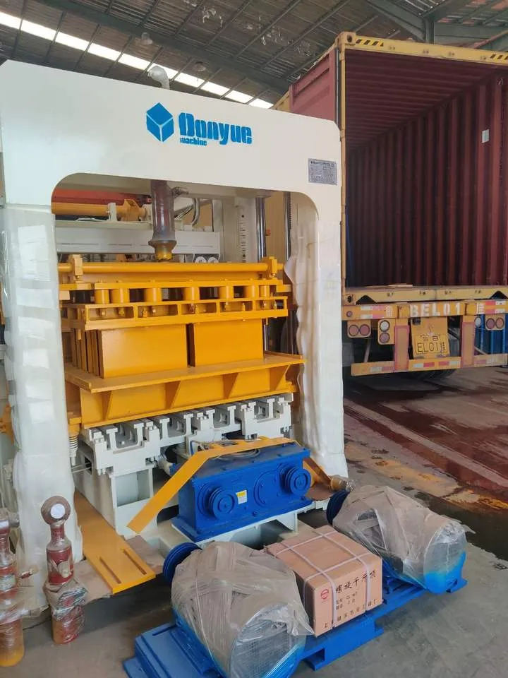 QT10-15 Fully Automatic Hydraulic Concrete Hollow Block Making Machine for Fly Ash Sand Brick Production Line — image 4
