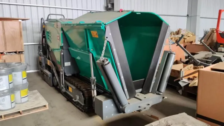 Wirtgen Hamm Vogele Super 800 Engine-Powered Asphalt Paver for Road Construction & Urban Paving — image 5