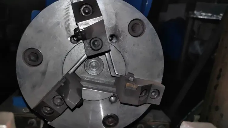 Automatic Elbow and Tee Beveling & Chamfering Machine for Stainless Steel Pipe with Two Heads PLC Control High-Power — image 4