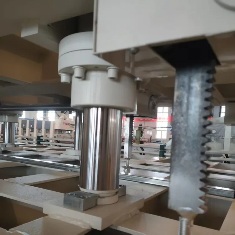 Easy-to-Operate 100T 5-Layer Woodworking Machine with Press Featuring Core Pump Component — image 2
