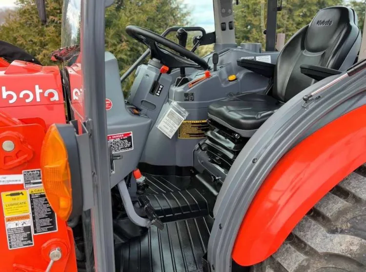 4WD Mini Diesel Farm Tractor 55HP Wheel Tractor with Front Loader for Agricultural Garden Work — image 3