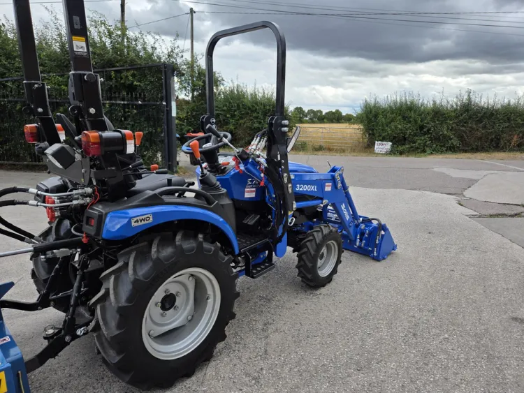 Small Tractor 4x4 Mini Farm 4 Wheels Drive Tractor Machine Agricultural Buy Quality SOLIS 26 9X9 EXTRA WITH LOADER. — image 3