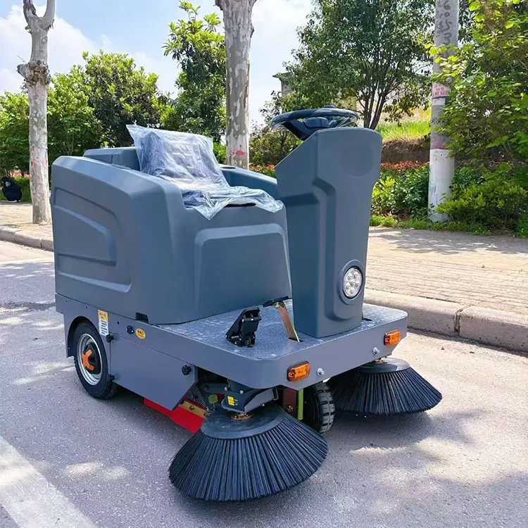 Design Ride-on Electric Commercial Floor Sweeper Machine Self-Propelled High Efficiency for Outdoor Roads & Parking Lots — image 3