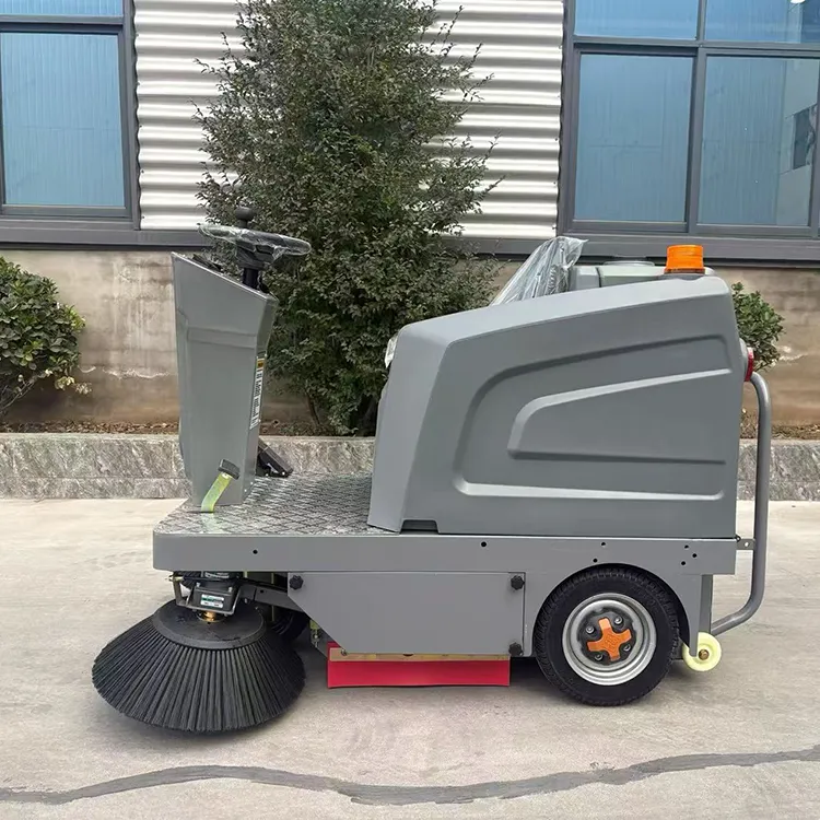 Design Ride-on Electric Commercial Floor Sweeper Machine Self-Propelled High Efficiency for Outdoor Roads & Parking Lots — image 4