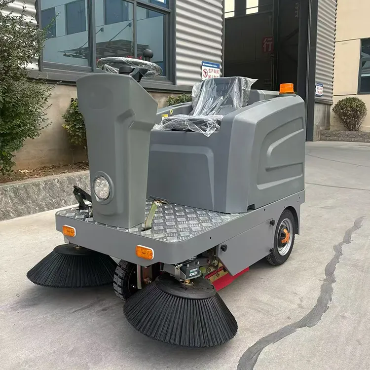 Design Ride-on Electric Commercial Floor Sweeper Machine Self-Propelled High Efficiency for Outdoor Roads & Parking Lots — image 5