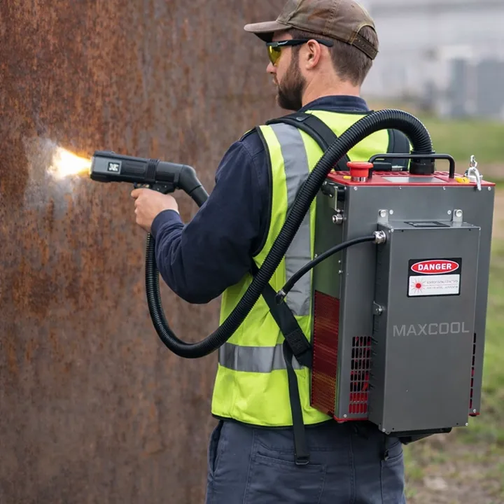 100W 200W 300W Pulse Fiber Laser Cleaning Machine for Rust Paint Oil Graffiti Wood & Stone- Portable Backpack Style — image 7