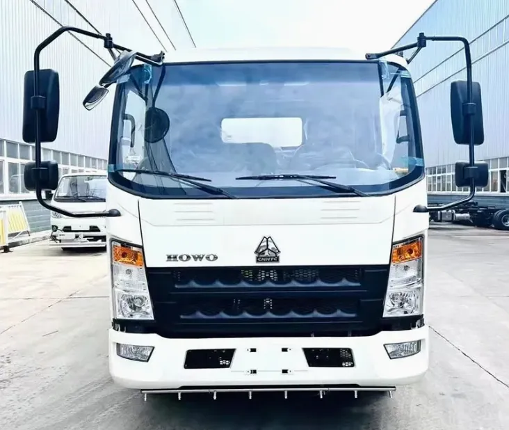 HOWO 4X2 Street Sweeper Truck Road Cleaning Vehicle with Large Capacity Water Tank and Dustbin — image 3