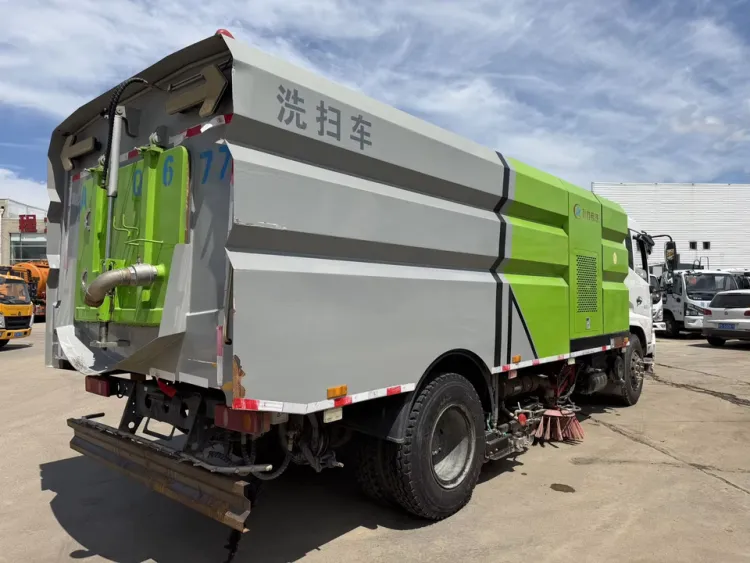 4x2 Road Sweeper Washing Truck Integrated Street Sweeping Washing Vehicle Municipal Sanitation Highway Surface Cleaning Truck — image 5