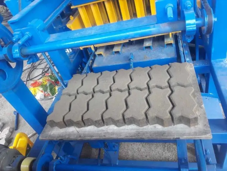 QTJ4-40 Concrete Hollow Block Making Machine Fully Automatic Brick Production Line with Sand Processing Easy to Operate — image 4