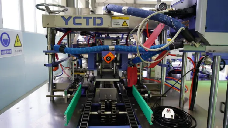 Heavy Duty Automatic Wrap Around Carton Packing Machine Electric Beverage Case Packer High Speed Cartoning Line — image 2