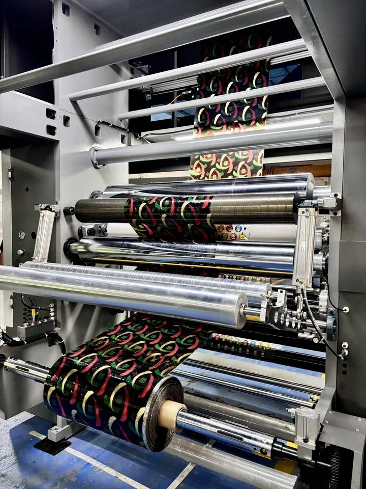 High-Speed 200m/min Printing & Solventless Laminating Machine for Food Packaging Paper/Film/Foil/Plastic — image 4