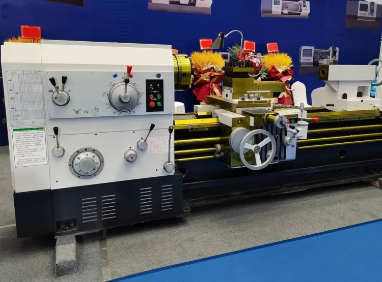 CW6180B Heavy Duty Horizontal Engine Lathe Large Swing Conventional Lathe for Shaft Flange Machining — image 4