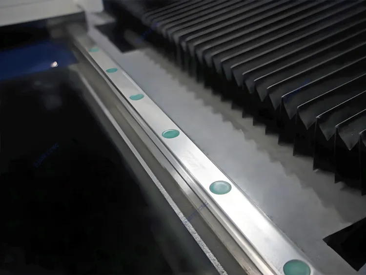 Multifunction 5 Axis CNC Wood Lathe Drilling Grooving and Carving Wood Machine for Processing Irregular-shaped Wood Parts — image 6