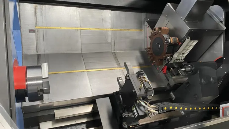DONGS Multitasking Horizontal Slant Bed Lathe Heavy Duty Turning Milling Center GSK 650/750 Swing 22-30 Spindle Power TCK600DY — image 3
