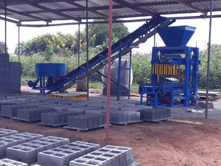 Most Popular Brick Machine QT4-24 Concrete Block Making Machine Make 6&9inches Hollow Bricks in Nigeria — image 4
