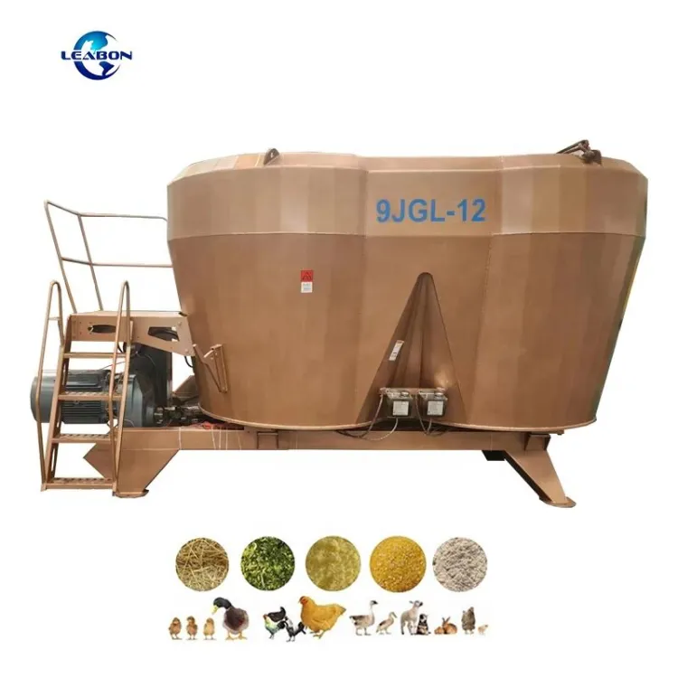 Mobile 3CBM Dairy Farm Use TMR Poultry Feed Mixer Silage Grass Blending Machine Livestock Fodder TMR Mixer Cattle Feed Machine — image 3