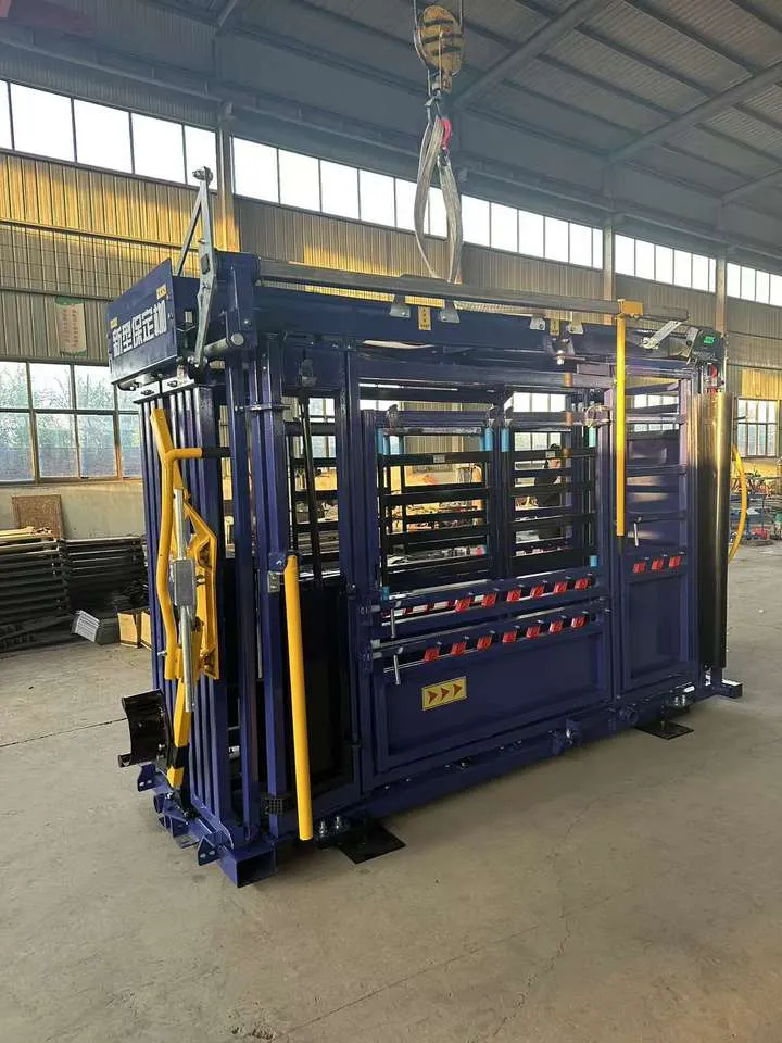 Carbon Steel 6 Feet Squeeze Chute with Livestock Handling System for Farming and Security Applications — image 3