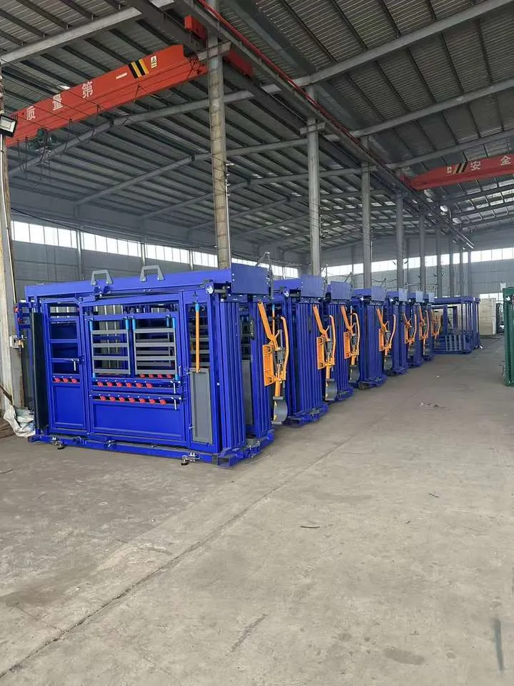 Carbon Steel 6 Feet Squeeze Chute with Livestock Handling System for Farming and Security Applications — image 4
