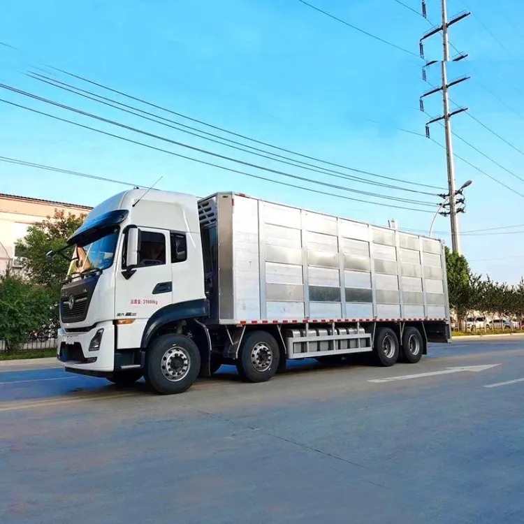 Dongfeng 8x4 Livestock and Poultry Transport Truck Cattle Hog Sheep Hauler Truck with Air Filter System — image 3