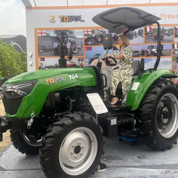 Mini Tractor 4WD 4X4 60HP 70HP Agriculturaltractors with Cab Wheel Tractors — image 3