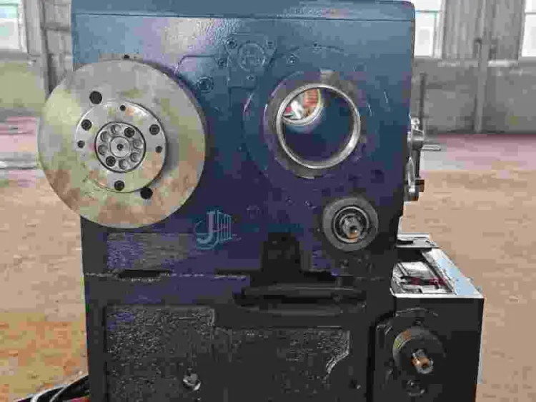 Horizontal Medium Duty Metal Lathe Machine CA6166*2000 2000mm Max Workpiece Length 4 Tool Stations Facing — image 6