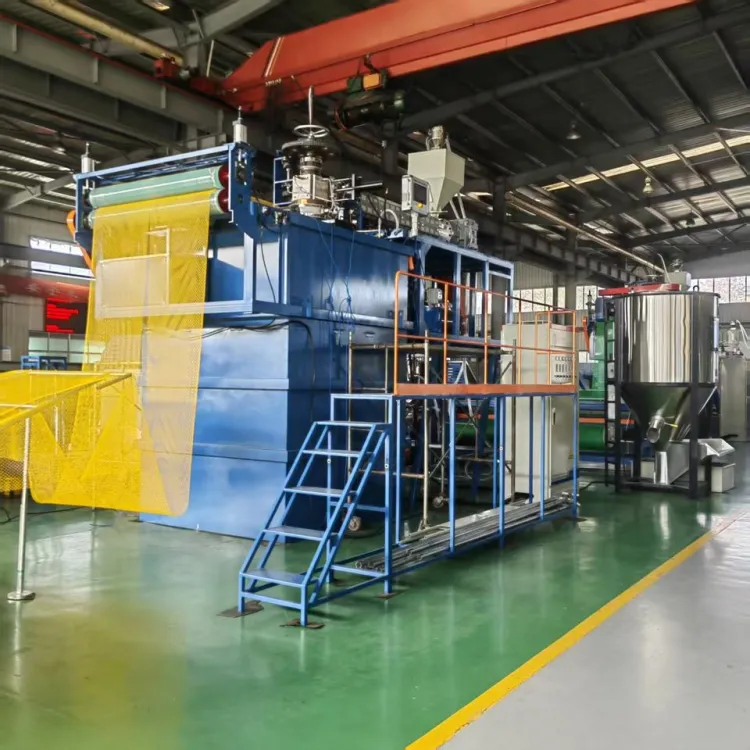 Green Plastic Flat Mesh Rigid Plastic Mesh Food Grade Plastic Net Square Mesh Making Machine Line — image 2