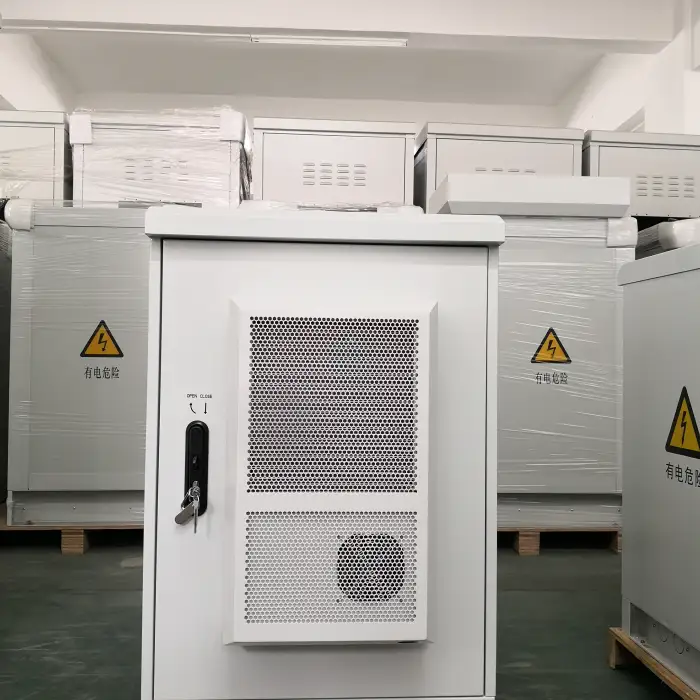 IP55 Waterproof 19-Inch Outdoor Network Cabinet