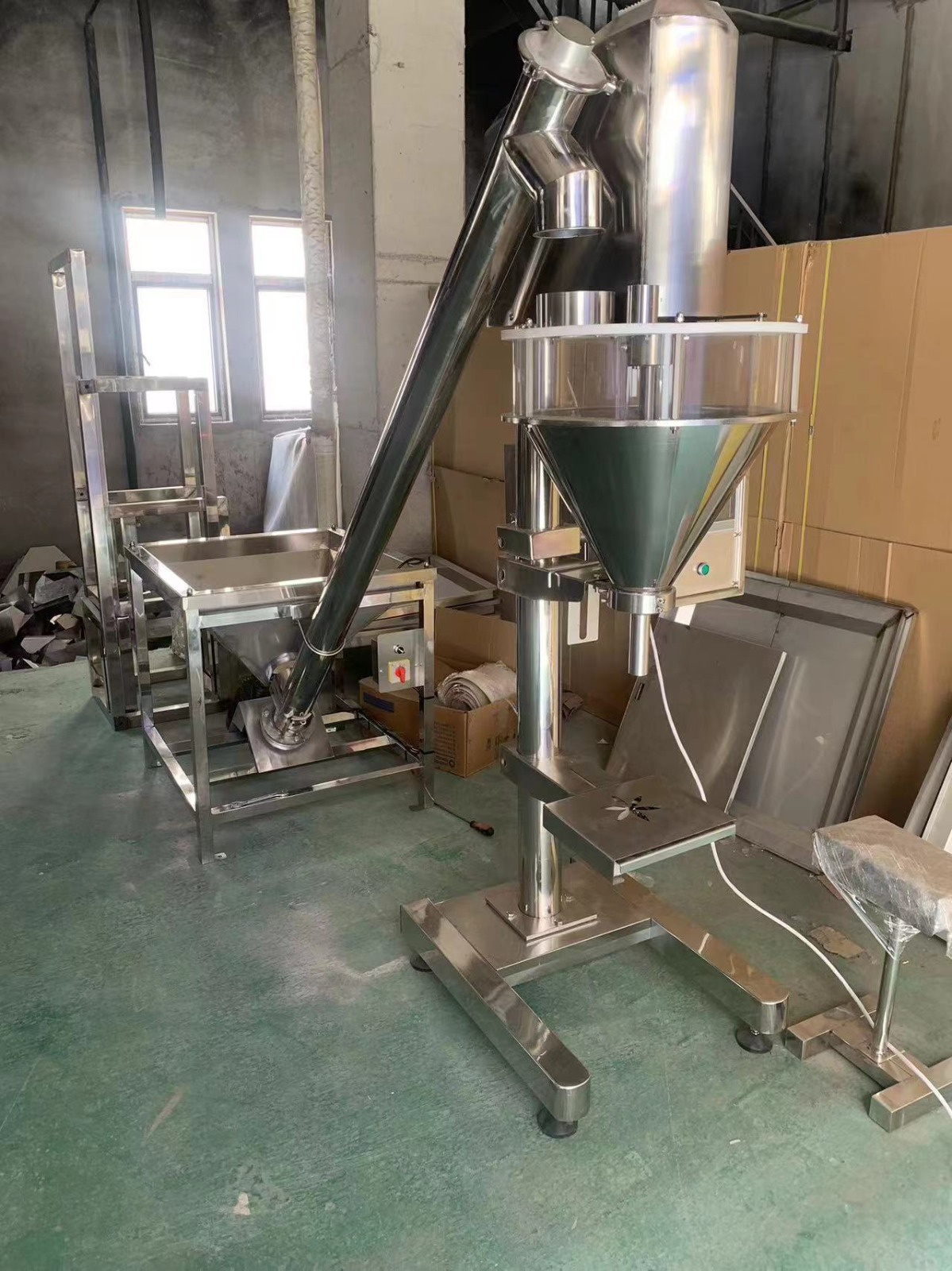 Semi-automatic screw powder machine