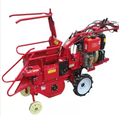 Self-Propelled Corn Harvester With Peeling And Straw Crushing Function