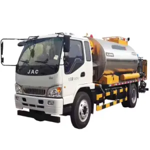 8M3 Asphalt Distributor XLS803 Trailer Asphalt Distributor With Spray Bar Easy to Maintenance