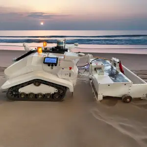 Push Sand Cleaner to Clean the Beach Near the Ocean Beach Cleaning Robot