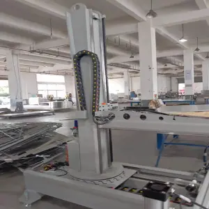 Ground Rail Robot Drives the Industrial Robot to Move According to the Designated Route to Expand the Robot's Working Space