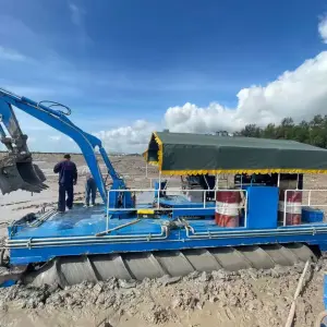 KEDA Swamp Land Amphibious Multipurpose Dredger/self-propelled Wetland Spiral Excavator for