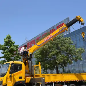 3 Ton 5 Ton 6 Ton 8 Ton Manipulator Hydraulic Straight Arm Telescopic Crane Installed on Trucks