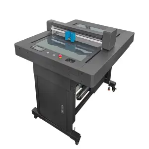 Camera Servo Motor and Vacuum Suction Creasing Cutting Sheet Sticker Plotter Automatic Flatbed Die-Cutting Machine with CCD
