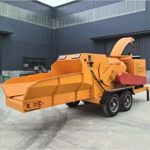 Self Powered Diesel Wood Chipper Shredder Gear Bearing High Forestry Machinery Mobile Industrial Crusher Sawdust