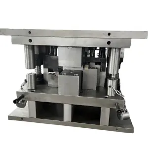 High Precision Progressive Steel Mould Inbuilt Tapping Die Machine for Fastening System Parts Car Parts Stamping
