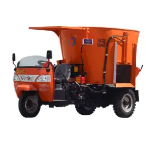 Tricycle TMR Feed Mixer Wagon Cow Feed Processing Machine 4cbm Self-propelled Silage Mixer Wagon for Dairy Farm
