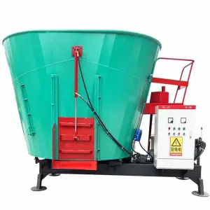 Livestock Feed Mixing Equipment TMR Mobile Silage Feed Mixer