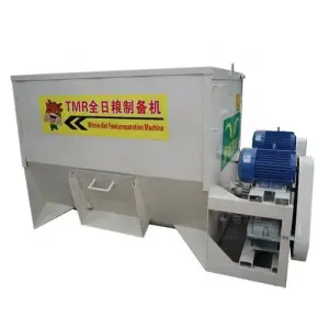 TMR Feeding Mixing Machine Cow Cattle Camel Sheep Farm Animal Horizontal Feed Mixer