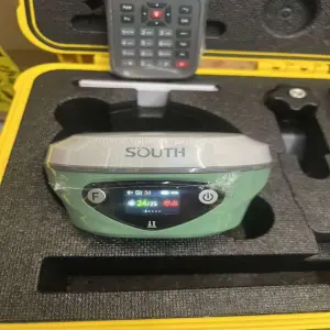 Dual-camera Laser RTK GNSS SOUTH ALPS1 Dual-Frequency Receiver 1598 Channels IP68 Multi-Constellation for Land Survey Visual