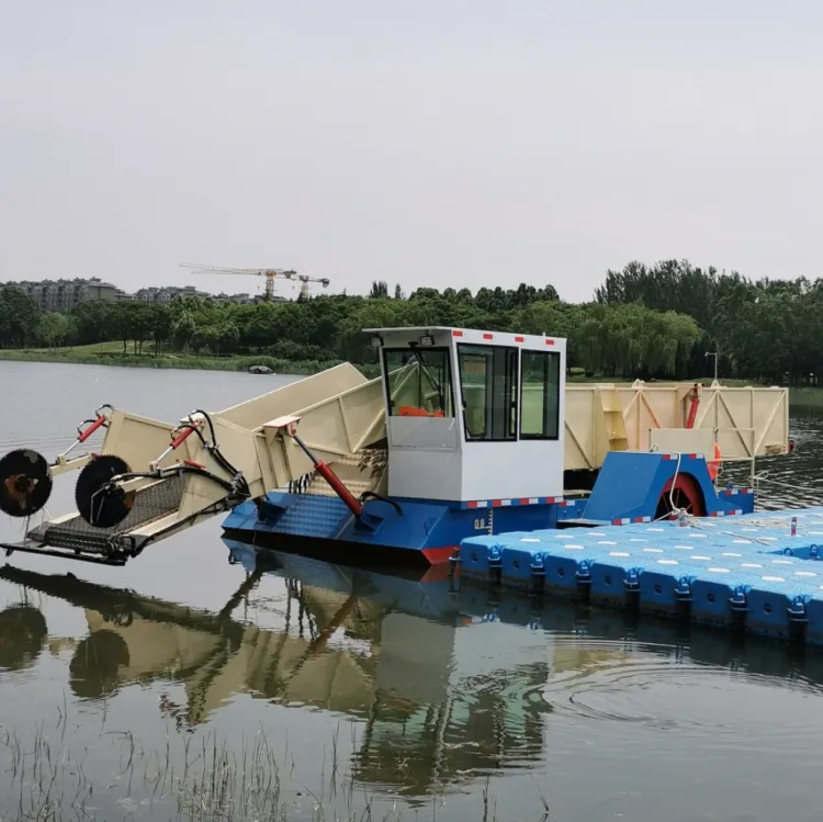 Water Mowing Machine High Capacity Cleaning Boat for Large Capacity Collects up to 16CBM of Aquatic