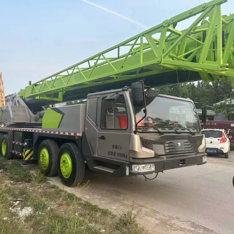 High Performance ZOOMLION ZTC700V 70t Truck Mounted Crane 4 Axles Hydraulic Telescopic Boom Mobile Crane