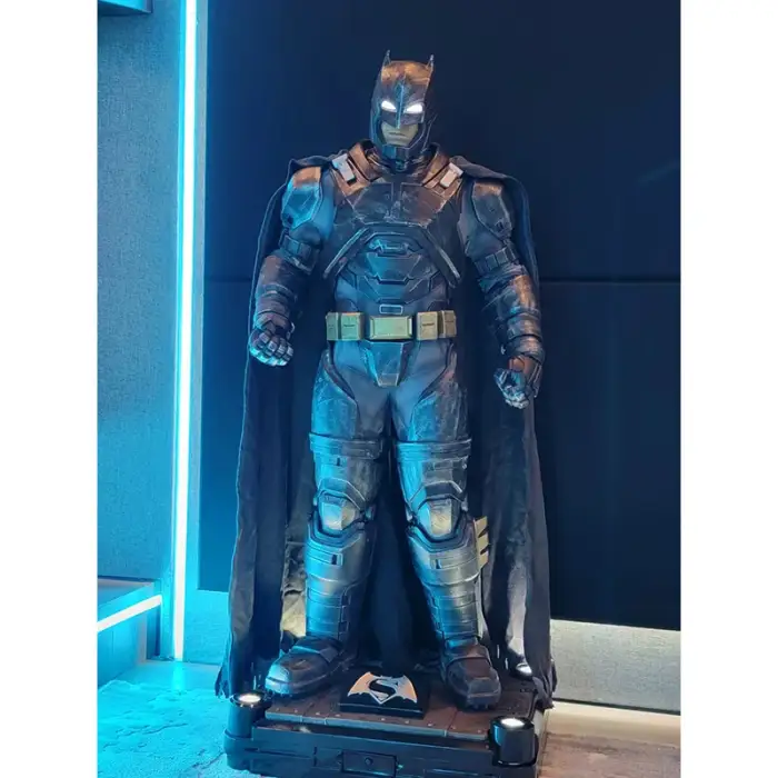 DC Action Figure Super Hero Fiberglass Batman Statue Resin Batman Sculpture For Decoration